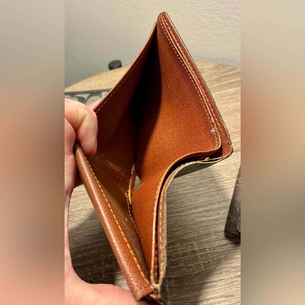 Louis Vuitton and Coach Project Bundle. Wallets and Key Holders - Picture 9 of 16